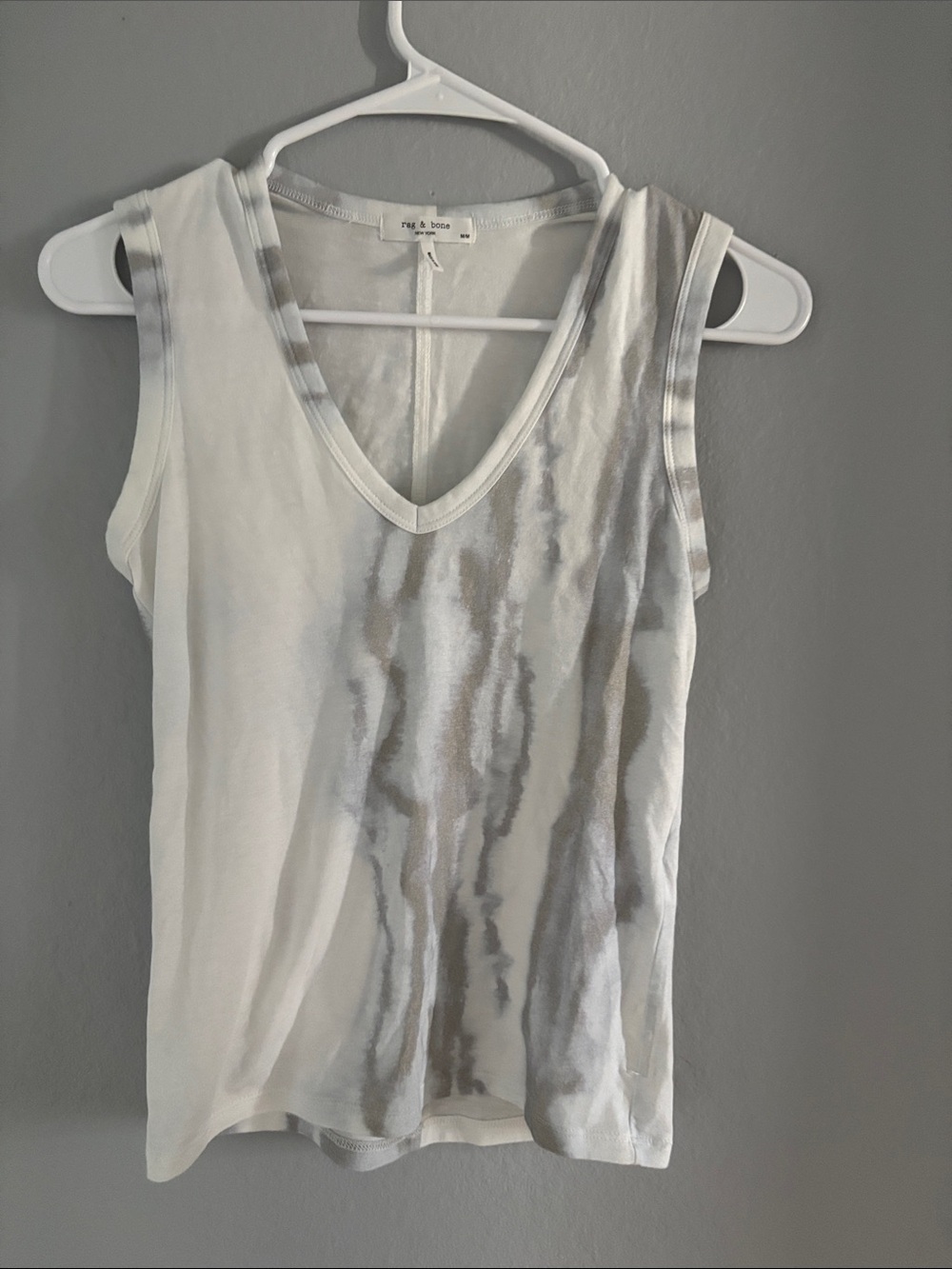 rag & bone White Sleeveless V-Neck Tank with Gray Watercolor Stripes